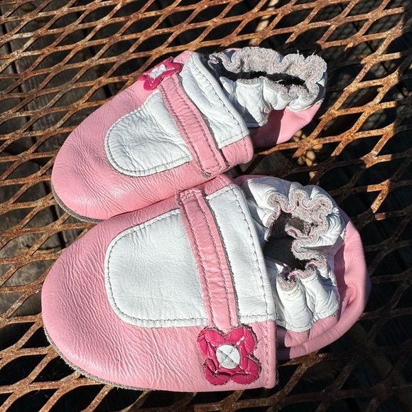 (Must Bundle!)ROBEEZ Pink Floral Leather Slipon Shoes 6-12 - Picture 1 of 7